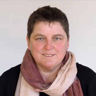 Hostettler_Heidi_4439_600x600px_72px_sRGB